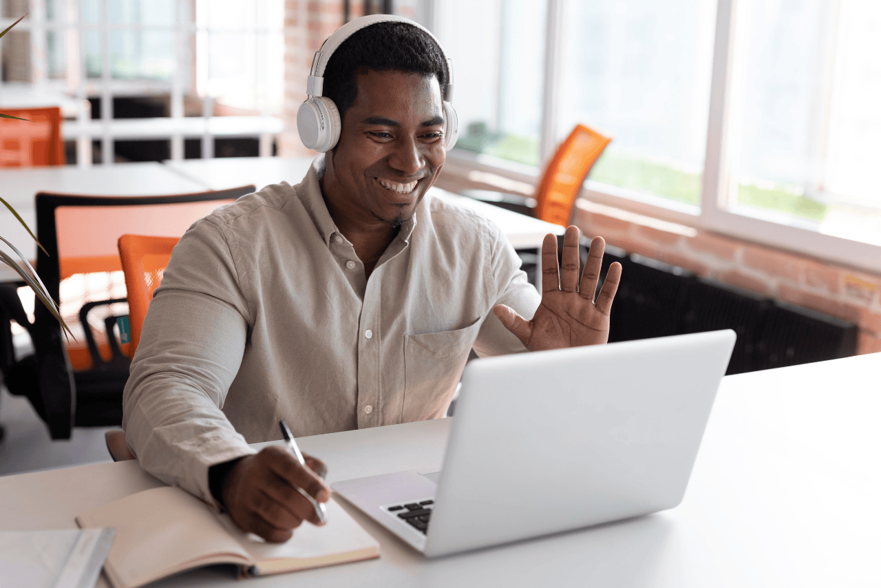 Happy Manager in Remote Meeting